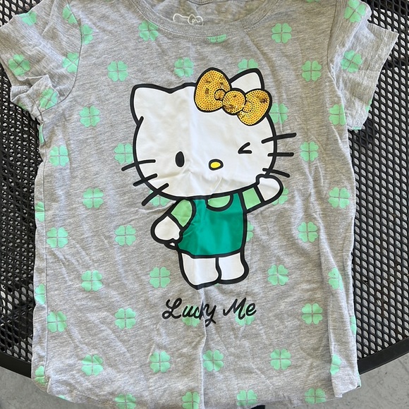 Hello Kitty Cotton Lucky Me T-shirt Size Large 10/12 Gray & Green - Picture 1 of 2